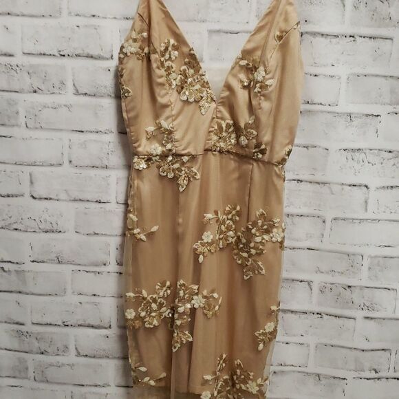 M dress   - Picture 2 of 4